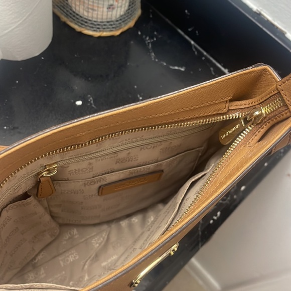 Used - Picture 6 of 8